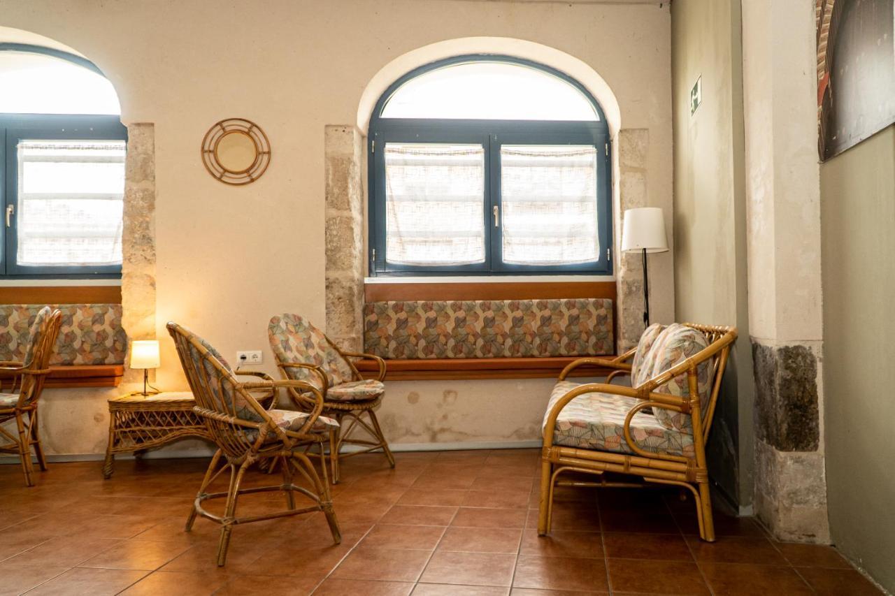Albergue De Cuellar Exterior photo